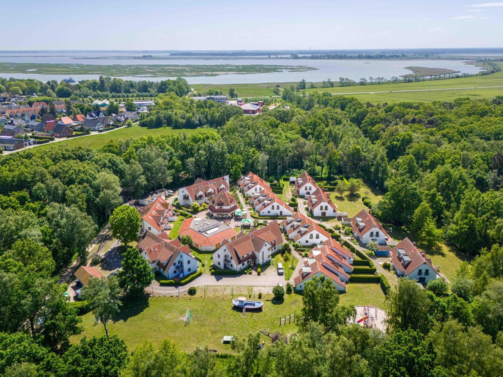 Ferienpark Freesenbruch Wohnung 4 4 - Seeschwalbe Zingst Esterno foto