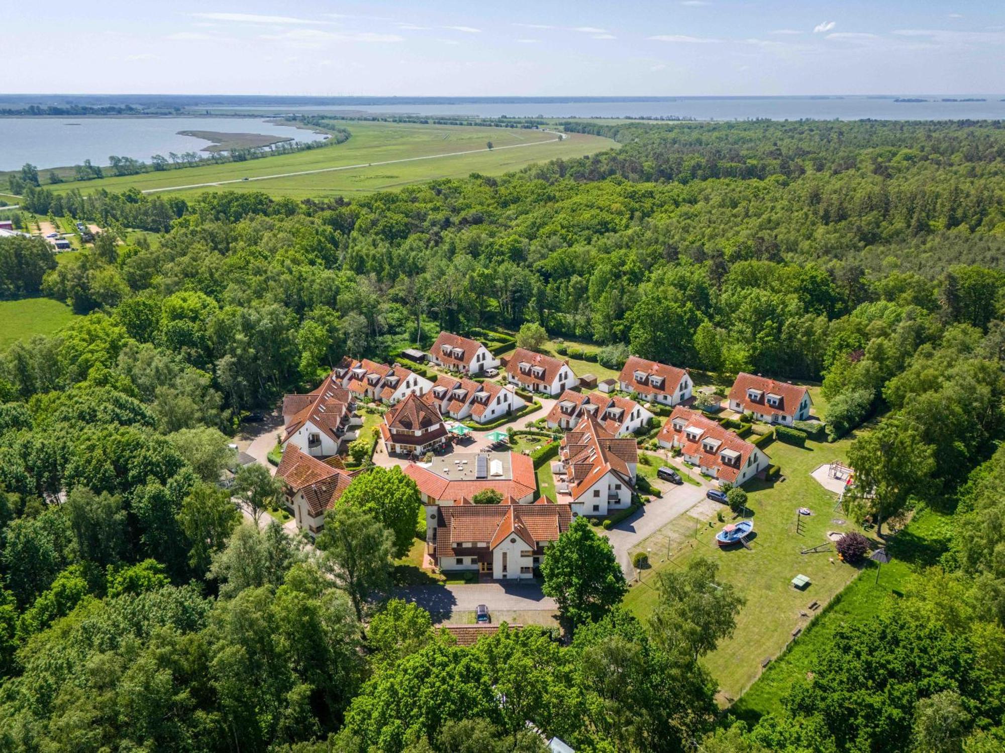 Ferienpark Freesenbruch Wohnung 4 4 - Seeschwalbe Zingst Esterno foto
