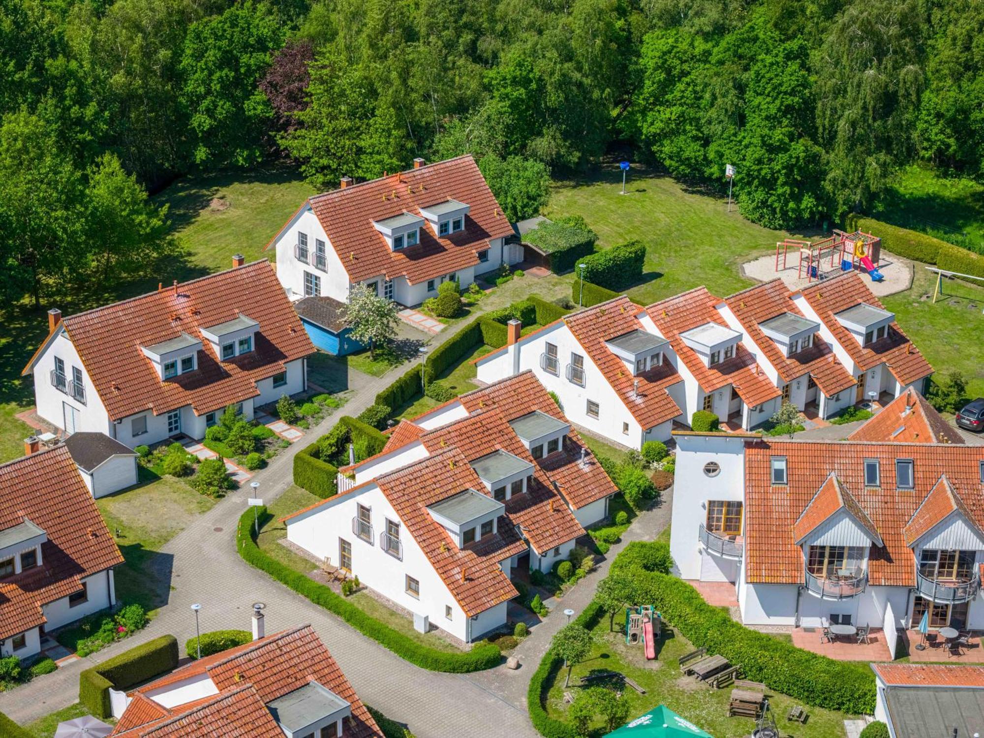 Ferienpark Freesenbruch Wohnung 4 4 - Seeschwalbe Zingst Esterno foto