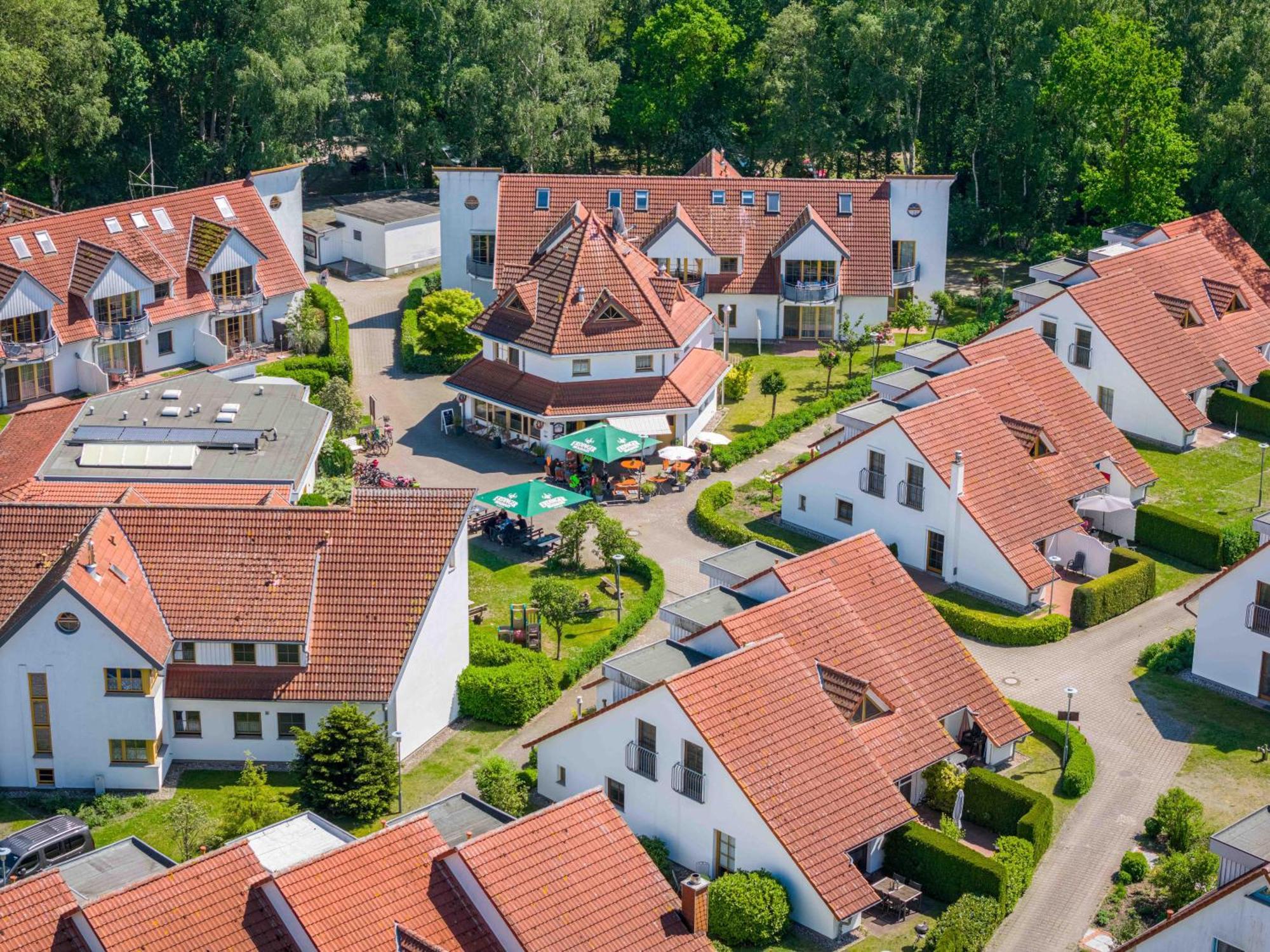 Ferienpark Freesenbruch Wohnung 4 4 - Seeschwalbe Zingst Esterno foto
