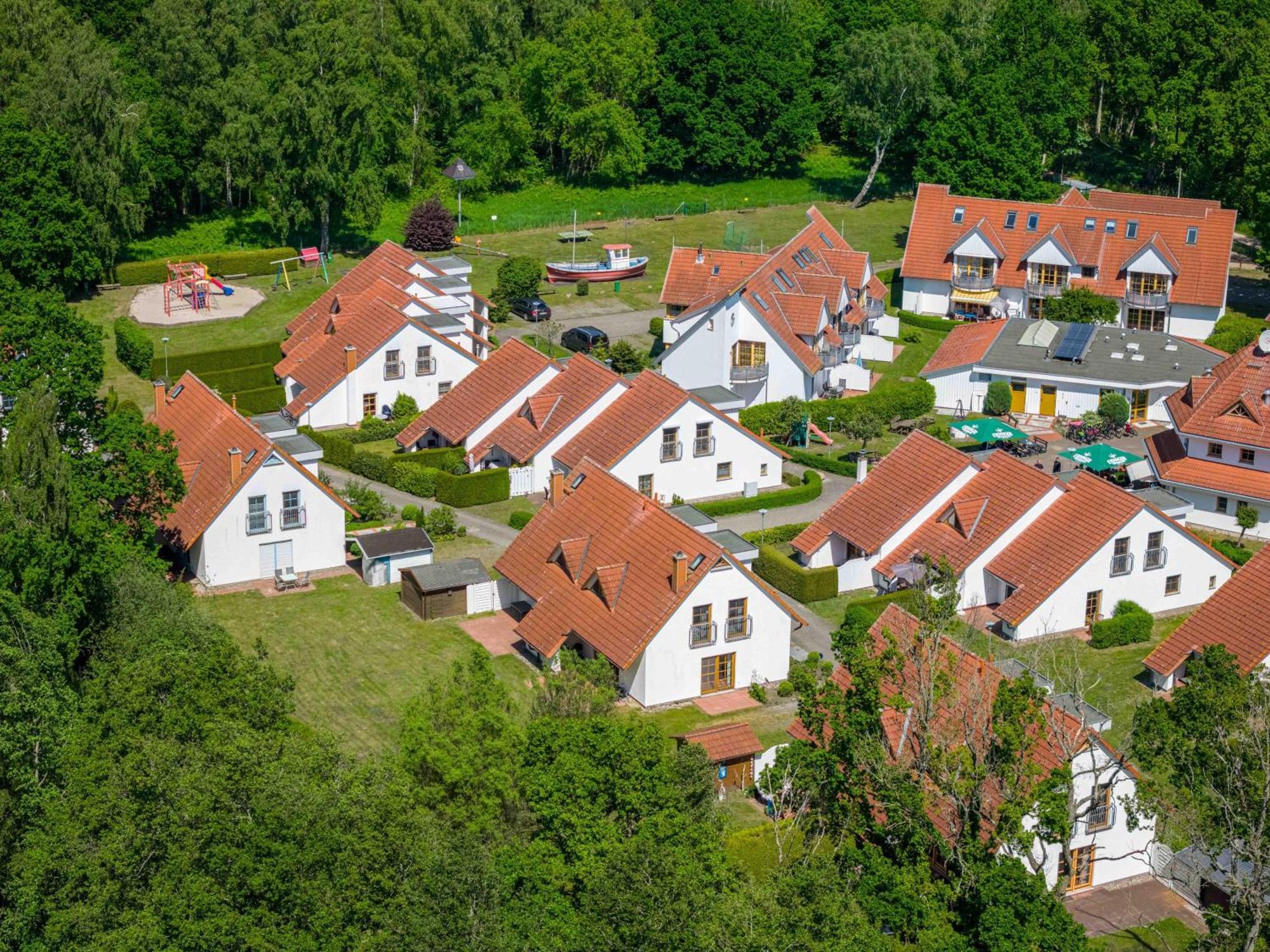 Ferienpark Freesenbruch Wohnung 4 4 - Seeschwalbe Zingst Esterno foto